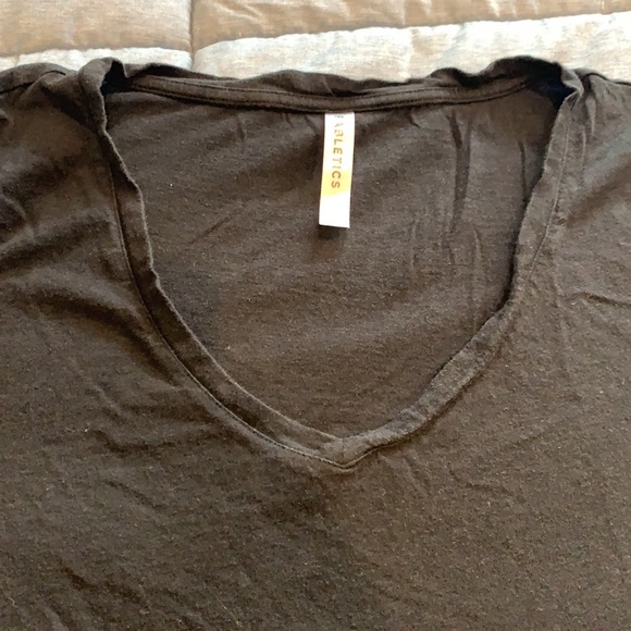 Fabletics Black V-Neck Tee - Picture 2 of 2